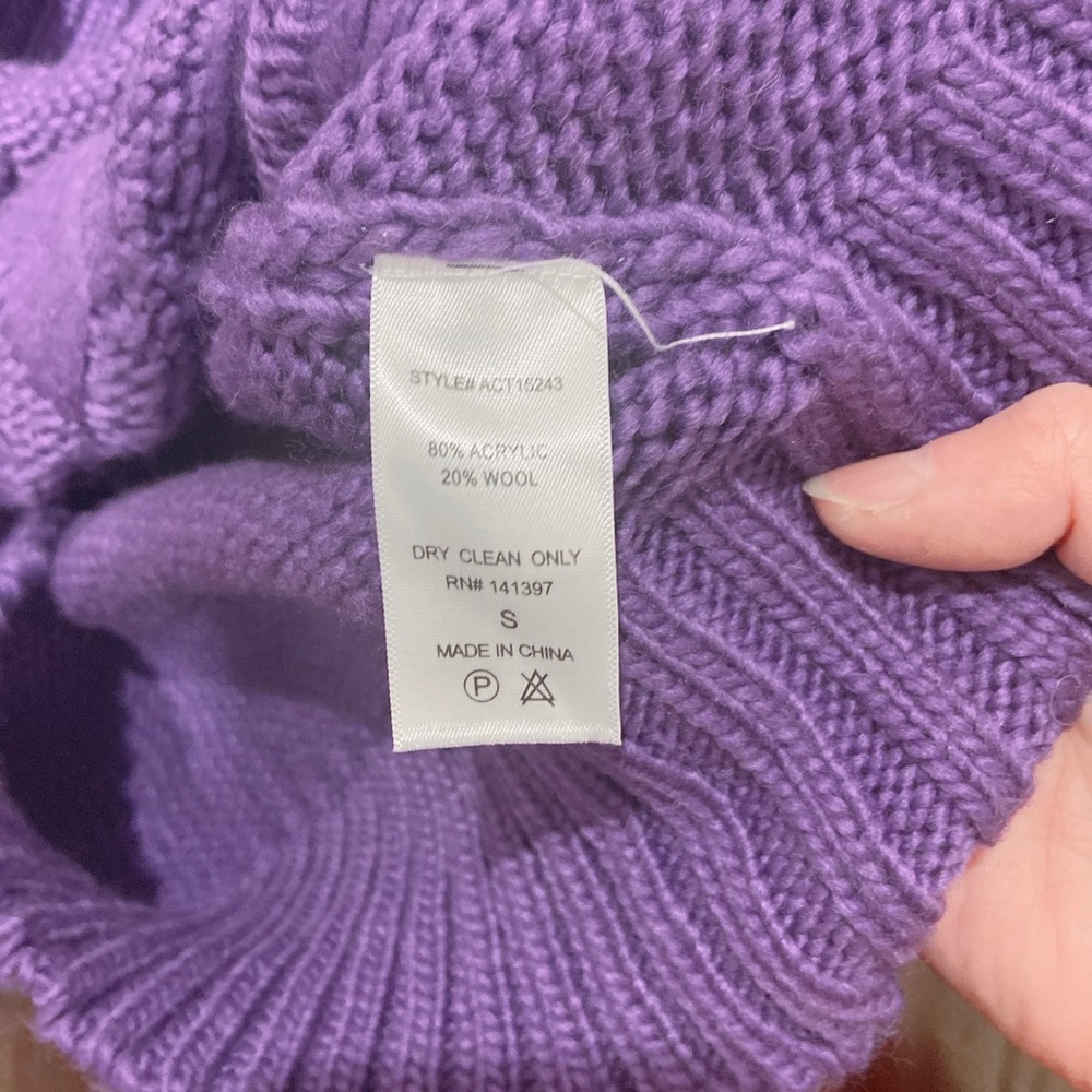 Sweater - Picture 3 of 4